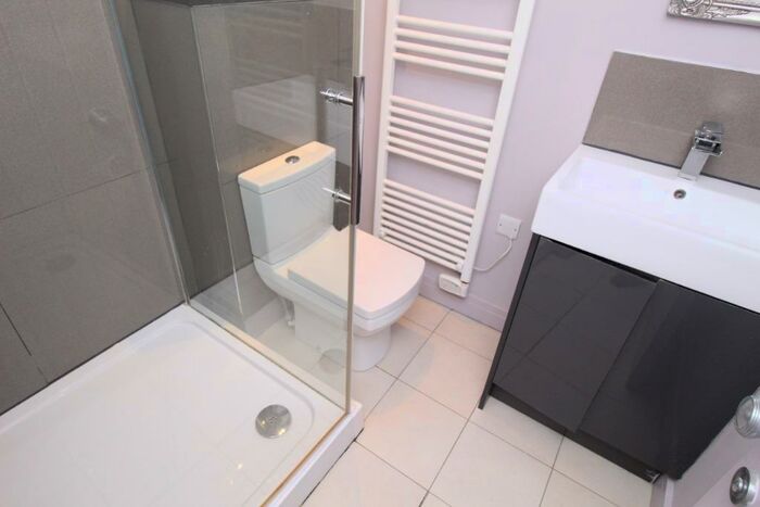 2 Bedroom Flat To Rent In Old Brickyard, Gedling, NG3