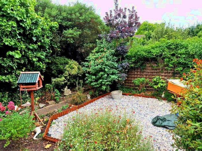 2 Bedroom House To Rent In Newly Re Furbished House ! Lovely Private Garden/patio Area ! Langdon Place, SW14