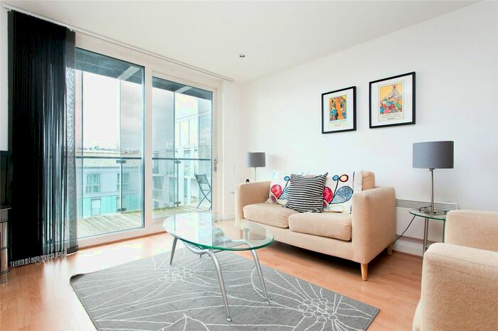 1 Bedroom Flat To Rent In Horse Shoe Court, Brewhouse Yard, Islington, London, EC1V