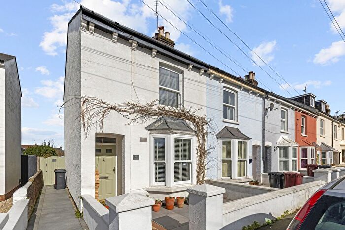 2 Bedroom End Terrace House For Sale In Grove Road, Chichester, PO19