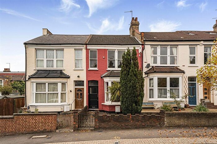3 Bedroom Terraced House For Sale In Clifton Road, London, N3