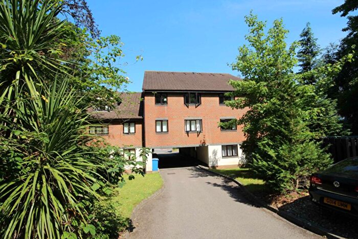 1 Bedroom Apartment To Rent In Crowthorne Road, Bracknell, RG12