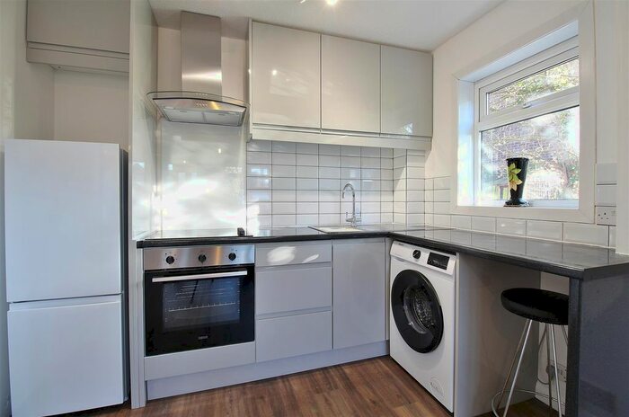 1 Bedroom Property To Rent In Heather Close, Isleworth, TW7