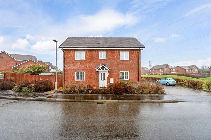 3 Bedroom Semi Detached House For Sale In Peake Way, Charlton, Andover, SP10