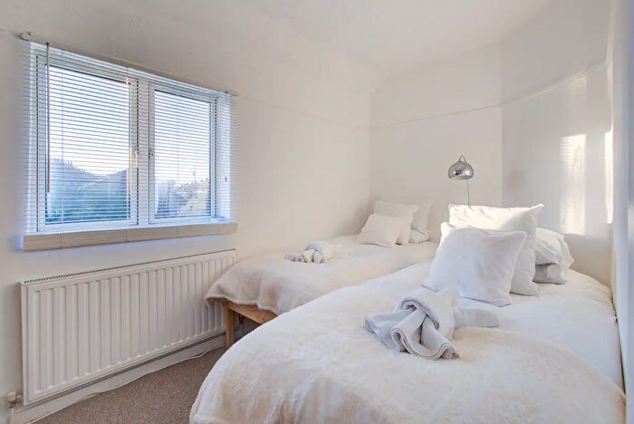 2 Bedroom Terraced House For Sale In Egham Road, London, E13