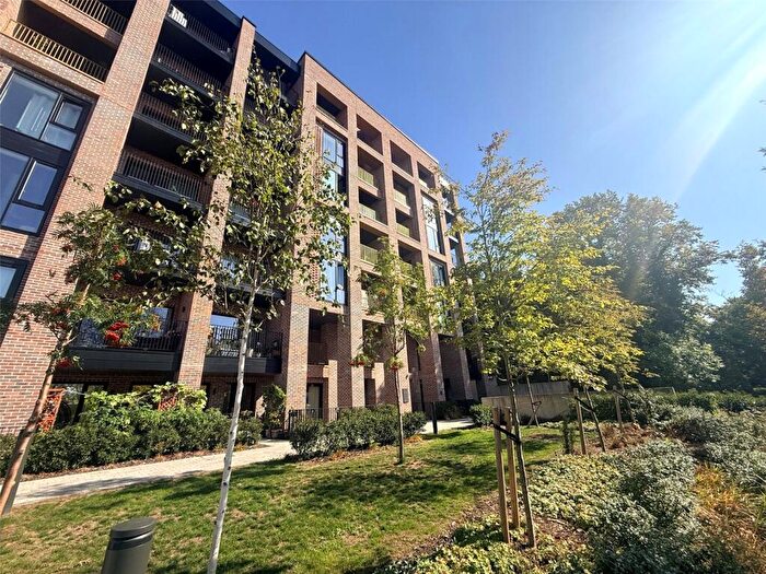1 Bedroom Flat For Sale In Whiffens Avenue, Chatham, Kent, ME4