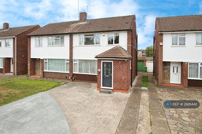3 Bedroom Semi-Detached House To Rent In Alderbury Road West, Slough, SL3