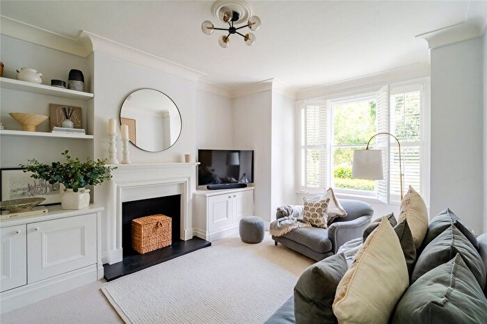 3 Bedroom Flat For Sale In Rastell Avenue, London, SW2