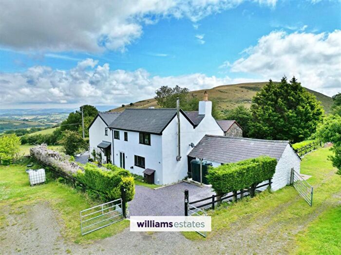 5 Bedroom Detached House For Sale In Bylchau, LL16