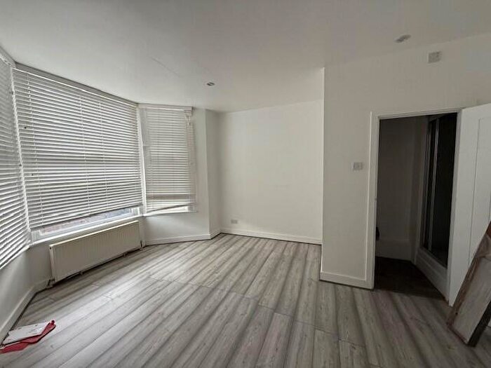 1 Bedroom House To Rent In Canterbury Street, Gillingham., ME7