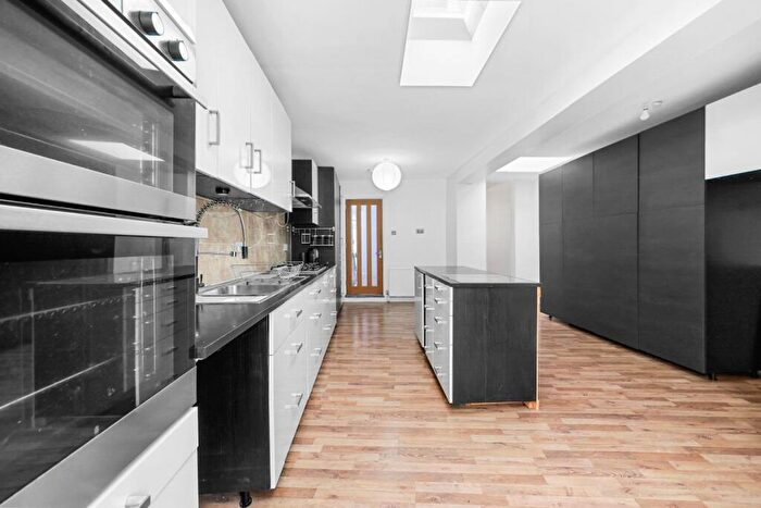 4 Bedroom Terraced House For Sale In Park Road, Leyton, E10