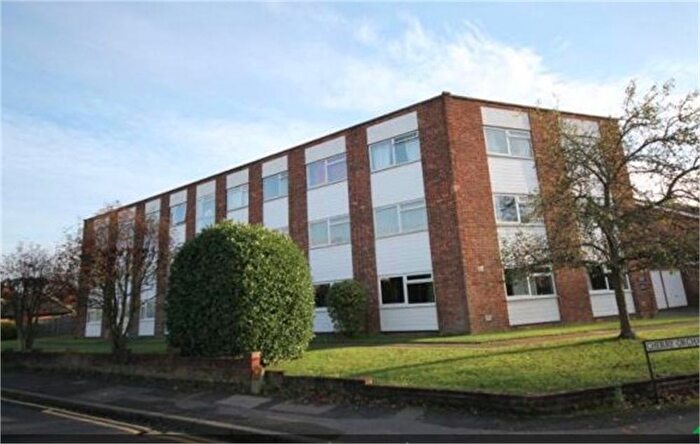 1 Bedroom Flat To Rent In Gresham Road, Staines-Upon-Thames, TW18