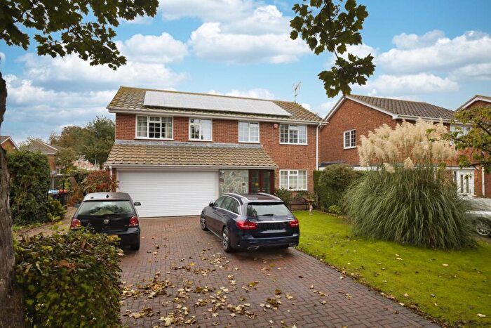 5 Bedroom Detached House For Sale In Earlsmead Crescent, Cliffsend, Ramsgate, Kent, CT12