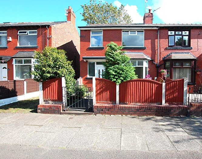 3 Bedroom End Of Terrace House For Sale In Katherine Street, Ashton-Under-Lyne, Greater Manchester, OL7