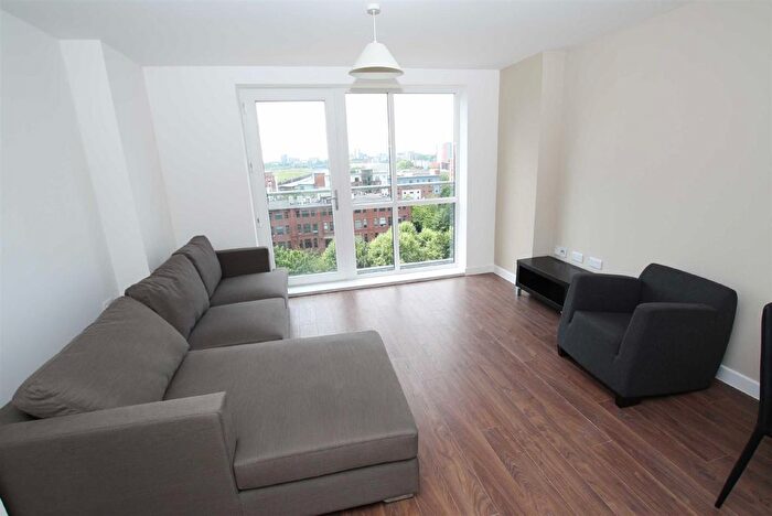 2 Bedroom Flat To Rent In Derwent Street, Salford, M5