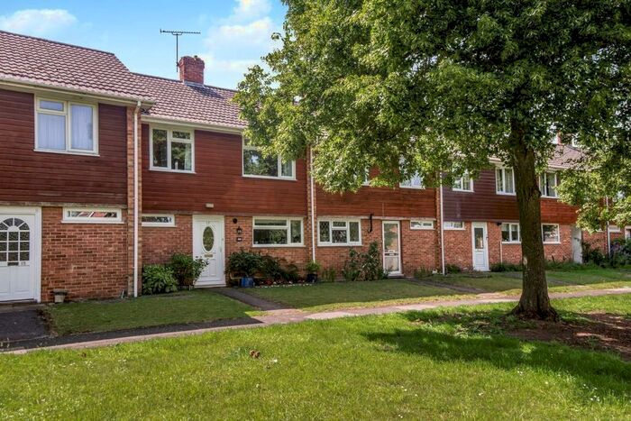 4 Bedroom Semi-Detached House To Rent In Harestock, SO22