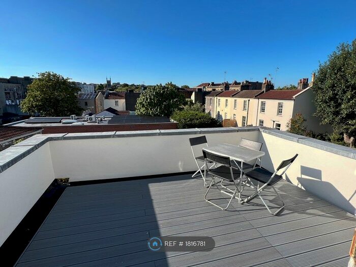 3 Bedroom Flat To Rent In Penthouse, Bristol, BS6