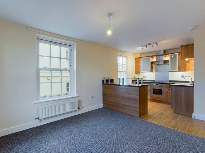 2 Bedroom Flat To Rent In Henley Court, Montpellier, Gloucester, GL1