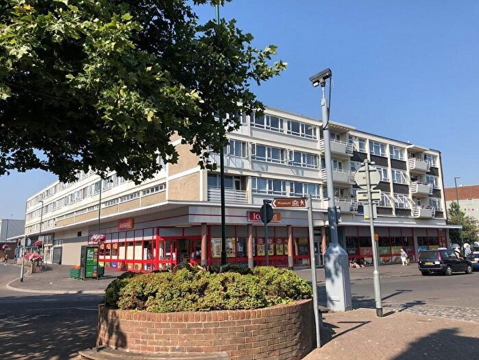 3 Bedroom Flat To Rent In Gordon House, Queensway, Bognor Regis, PO21