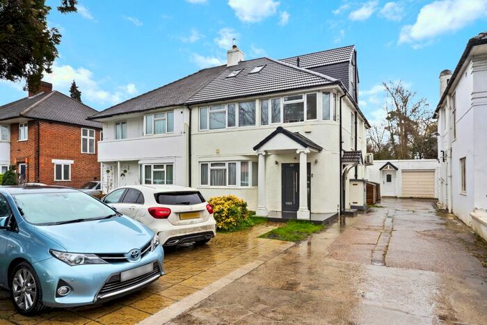 2 Bedroom Flat To Rent In Beverley Way, London, SW20