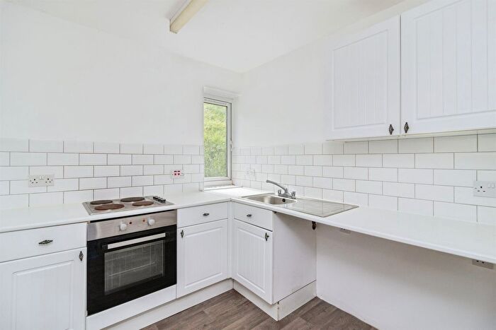 2 Bedroom Flat For Sale In Stanmore Tor, Paignton, TQ3