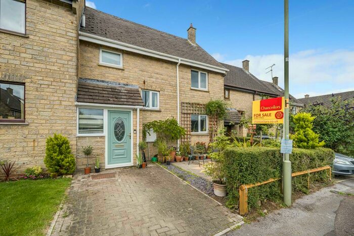 3 Bedroom Terraced House For Sale In Blakes Avenue, Witney, OX28