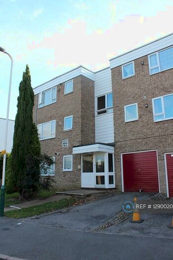 2 Bedroom Flat To Rent In Scott House, Hornchurch, RM11