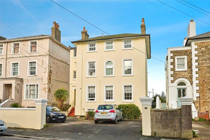 2 Bedroom Flat For Sale In The Strand, Ryde, PO33