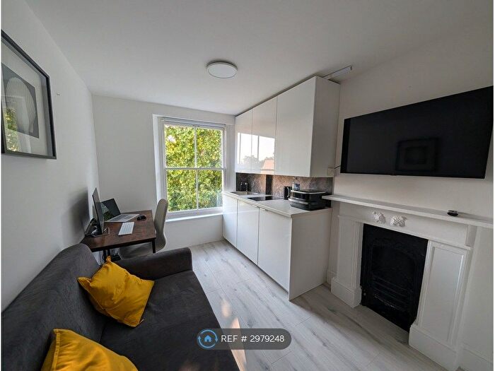 Studio To Rent In Leinster Gardens, London, W2