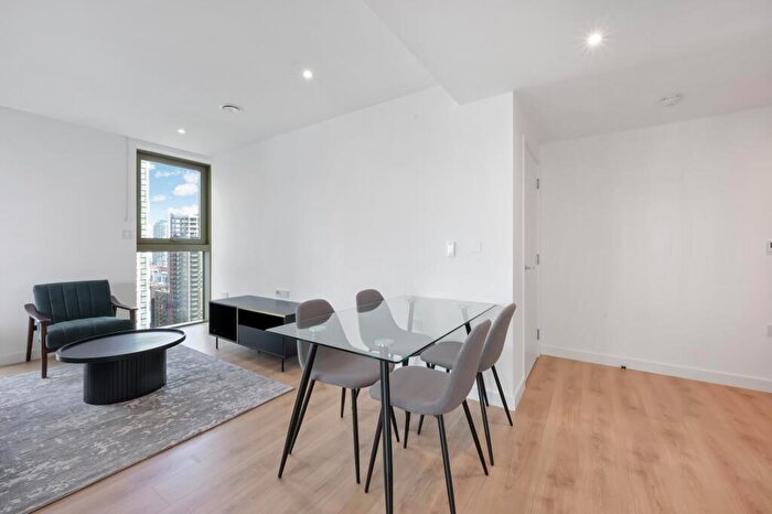 2 Bedroom Apartment To Rent In One Thames Quay, E14