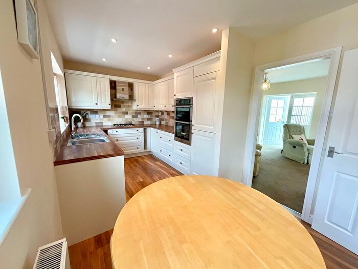 3 Bedroom Detached Bungalow For Sale In Vicarage Crescent, Tittensor, ST12