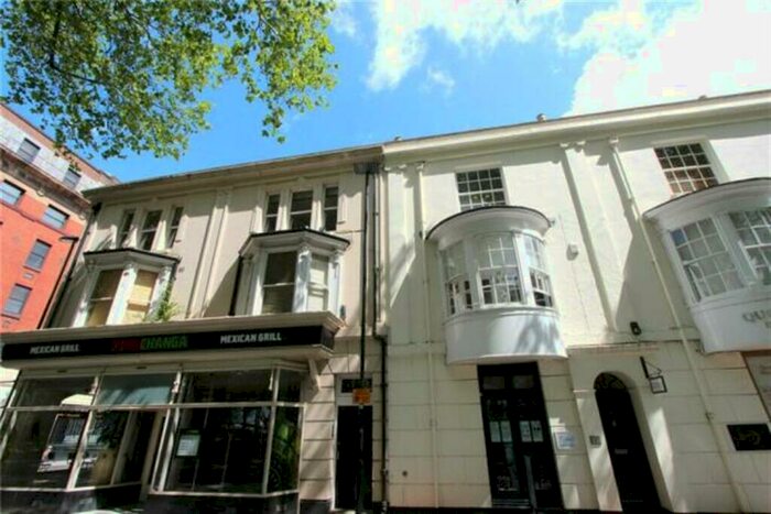 1 Bedroom Flat To Rent In Queens Terrace, SO14