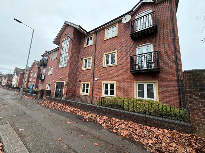 2 Bedroom Flat To Rent In Raby Street, M16