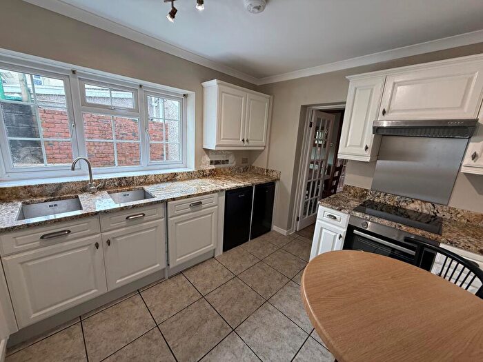 2 Bedroom House To Rent In Lletty Road, Tumble, Llanelli, Carmarthenshire, SA14