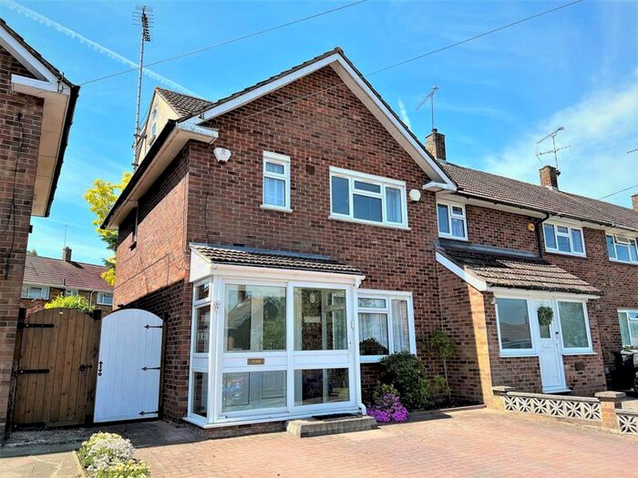 3 Bedroom End Of Terrace House To Rent In Wainwright Avenue, Hutton, Brentwood, CM13
