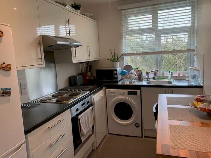 2 Bedroom Flat To Rent In Headstone Lane, HA2