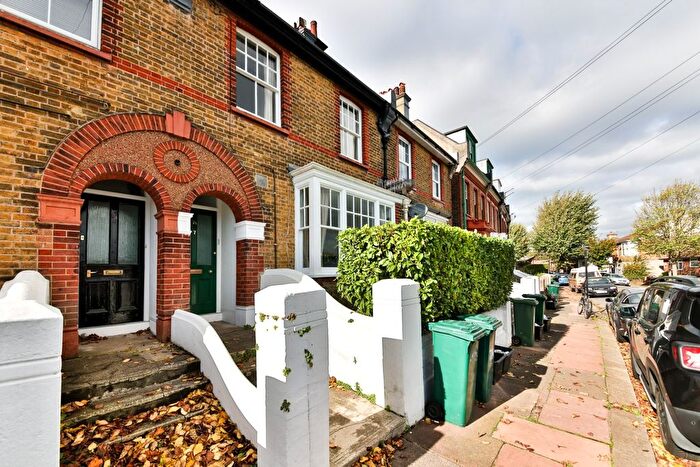 1 Bedroom Flat To Rent In Inwood Crescent, Brighton, East Sussex, BN1