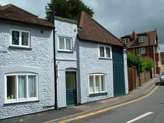 2 Bedroom Apartment To Rent In West Street, Dorking, RH4