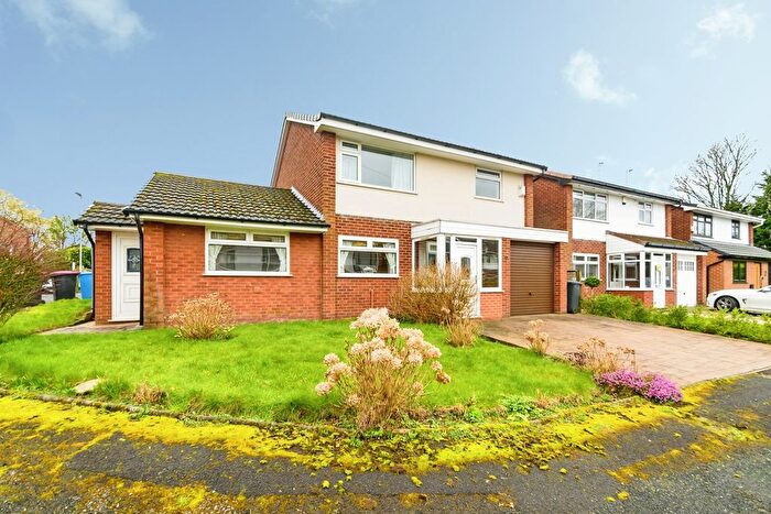 3 Bedroom Detached House For Sale In Morley Avenue, Swinton, Manchester, Greater Manchester, M27