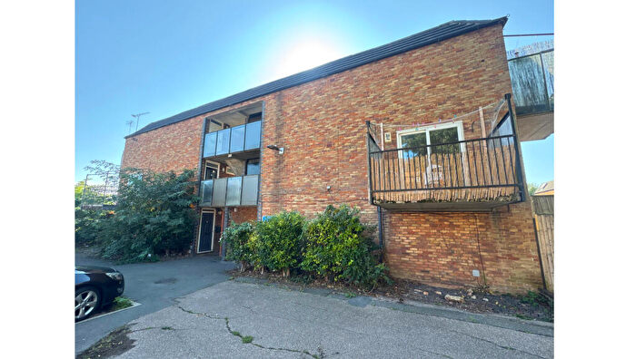 1 Bedroom Flat For Sale In Crosse Courts, Basildon, Essex, SS15