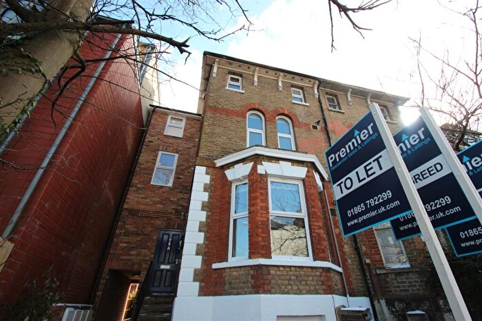 1 Bedroom Flat To Rent In St Clements Street, Oxford, Oxfordshire, OX4