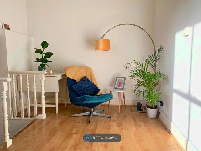 1 Bedroom Flat To Rent In East Hill, London, SW18