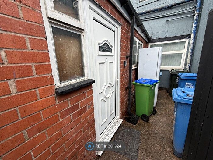 1 Bedroom Flat To Rent In Manchester Road, Rochdale, OL11