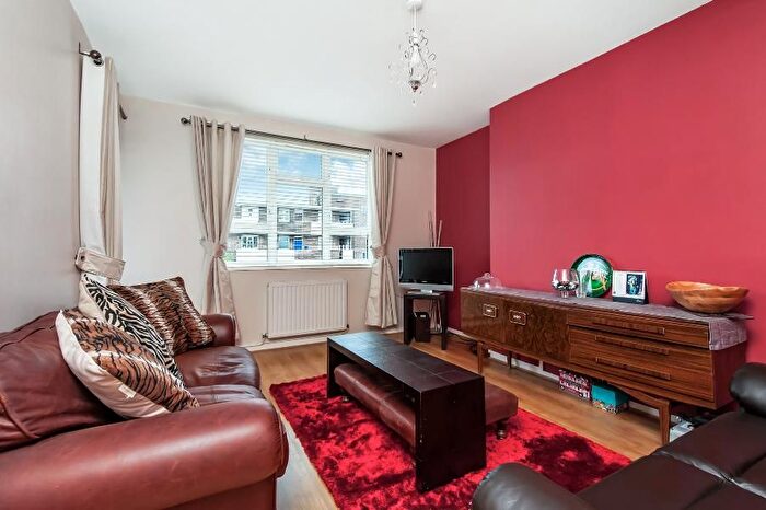 3 Bedroom Flat To Rent In Thessaly Road, SW8