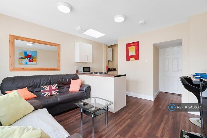 5 Bedroom Terraced House To Rent In Ivydale Road, Plymouth, PL4