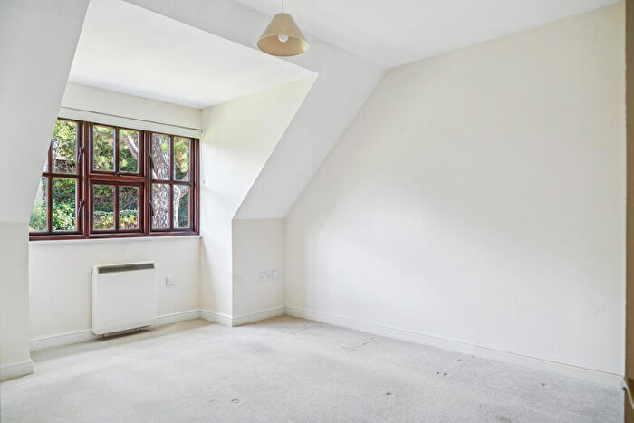 2 Bedroom Apartment For Sale In East Street, Chesham, HP5