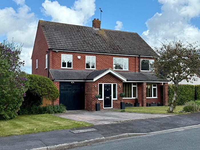 4 Bedroom Detached House For Sale In Avonfields Close, Alveston, Stratford-Upon-Avon, Warwickshire, CV37