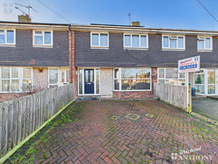 3 Bedroom Terraced House For Sale In Holland Road, Aylesbury, Buckinghamshire, HP19