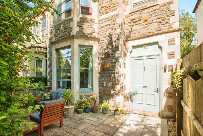 1 Bedroom Apartment To Rent In Oakfield Street, Roath, CF24