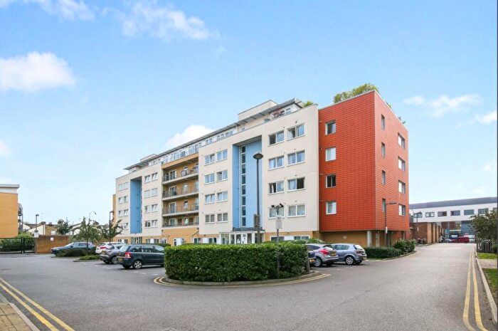 1 Bedroom Flat To Rent In Flint Close, London, E15